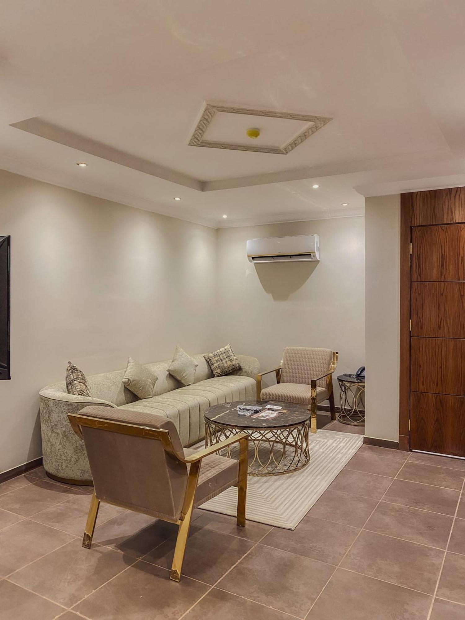 Comfort Al Taawon - Family Only Aparthotel